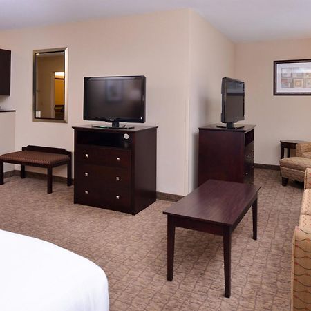 Holiday Inn Express & Suites Fairmont By Ihg Dış mekan fotoğraf