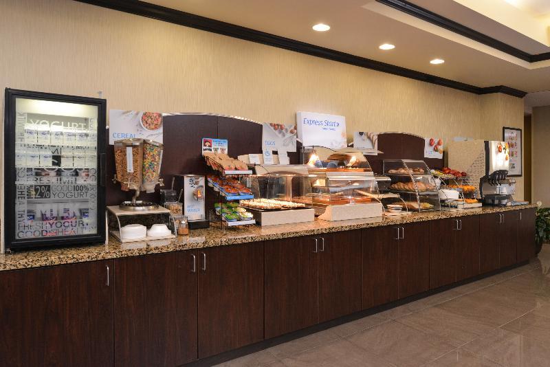 Holiday Inn Express & Suites Fairmont By Ihg Dış mekan fotoğraf