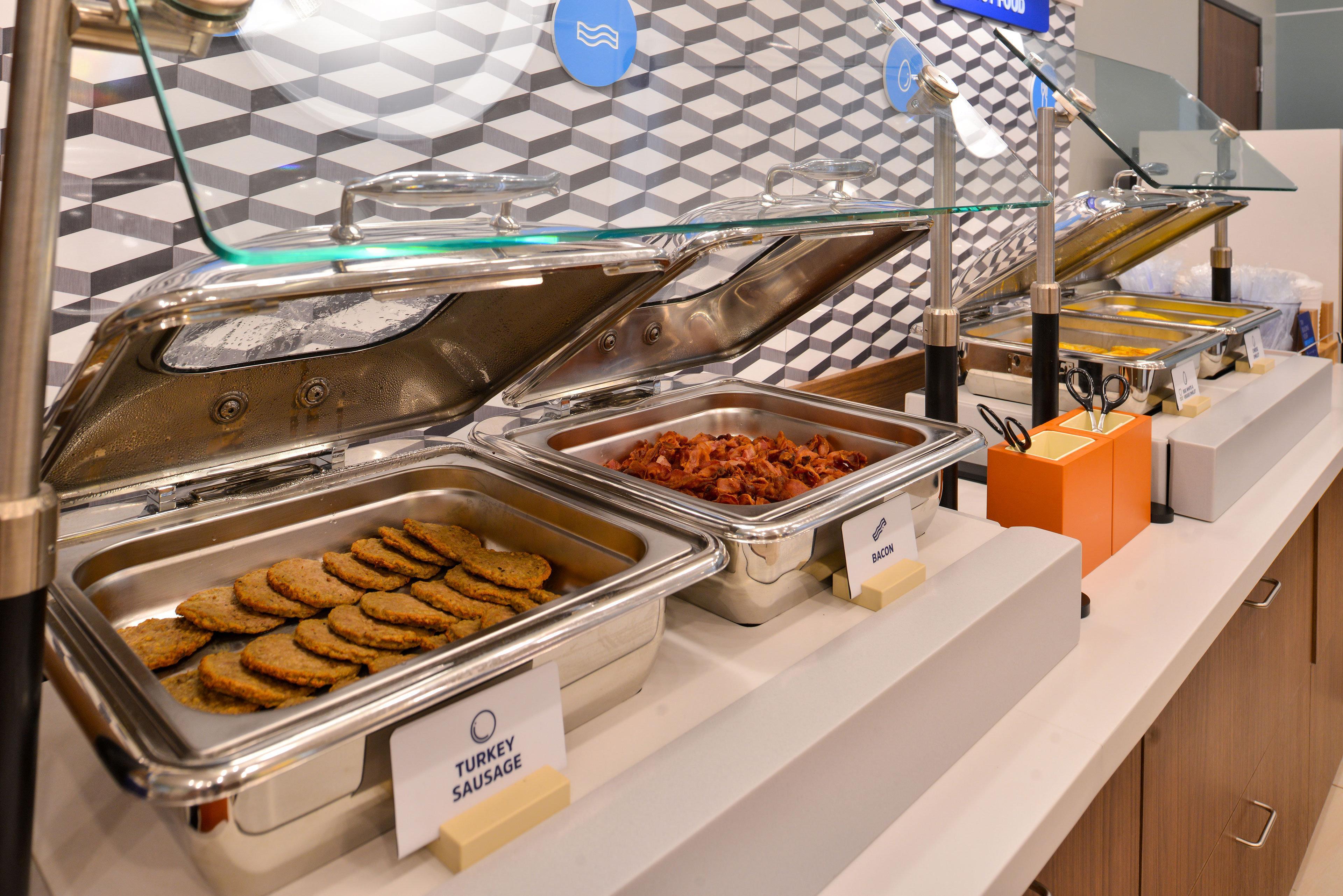 Holiday Inn Express & Suites Fairmont By Ihg Dış mekan fotoğraf