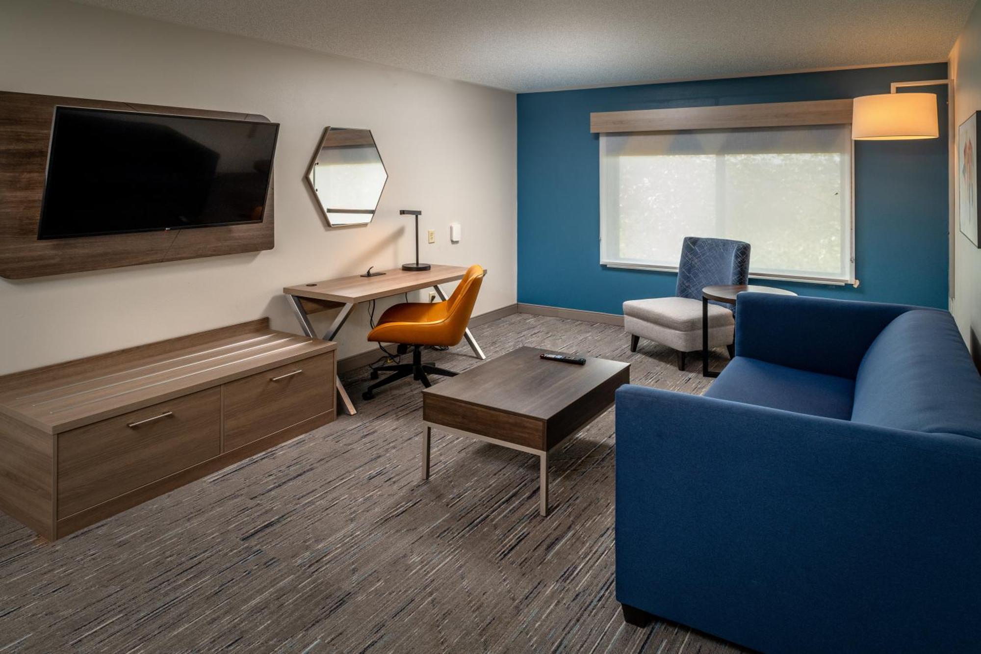 Holiday Inn Express & Suites Fairmont By Ihg Dış mekan fotoğraf