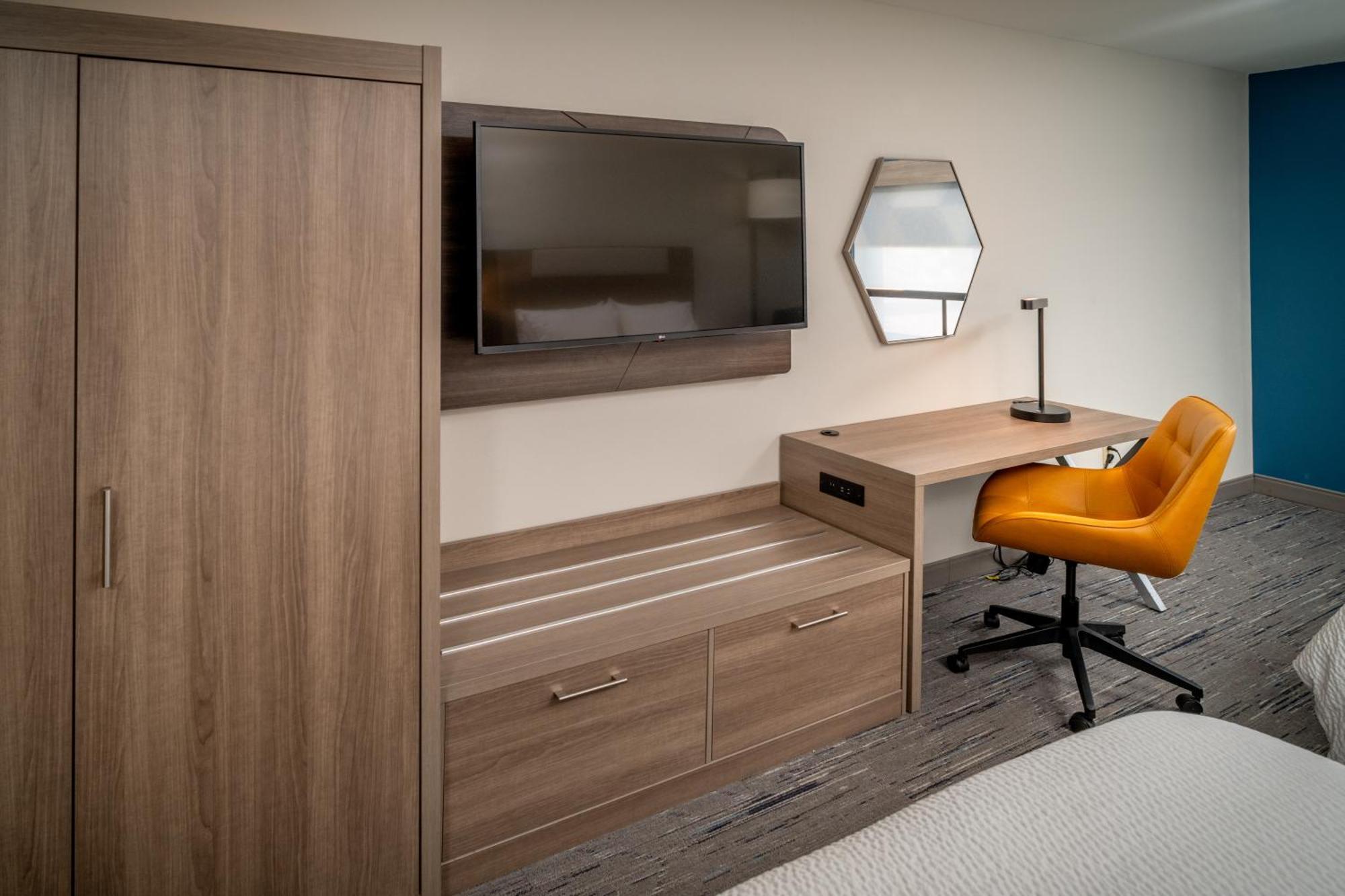 Holiday Inn Express & Suites Fairmont By Ihg Dış mekan fotoğraf