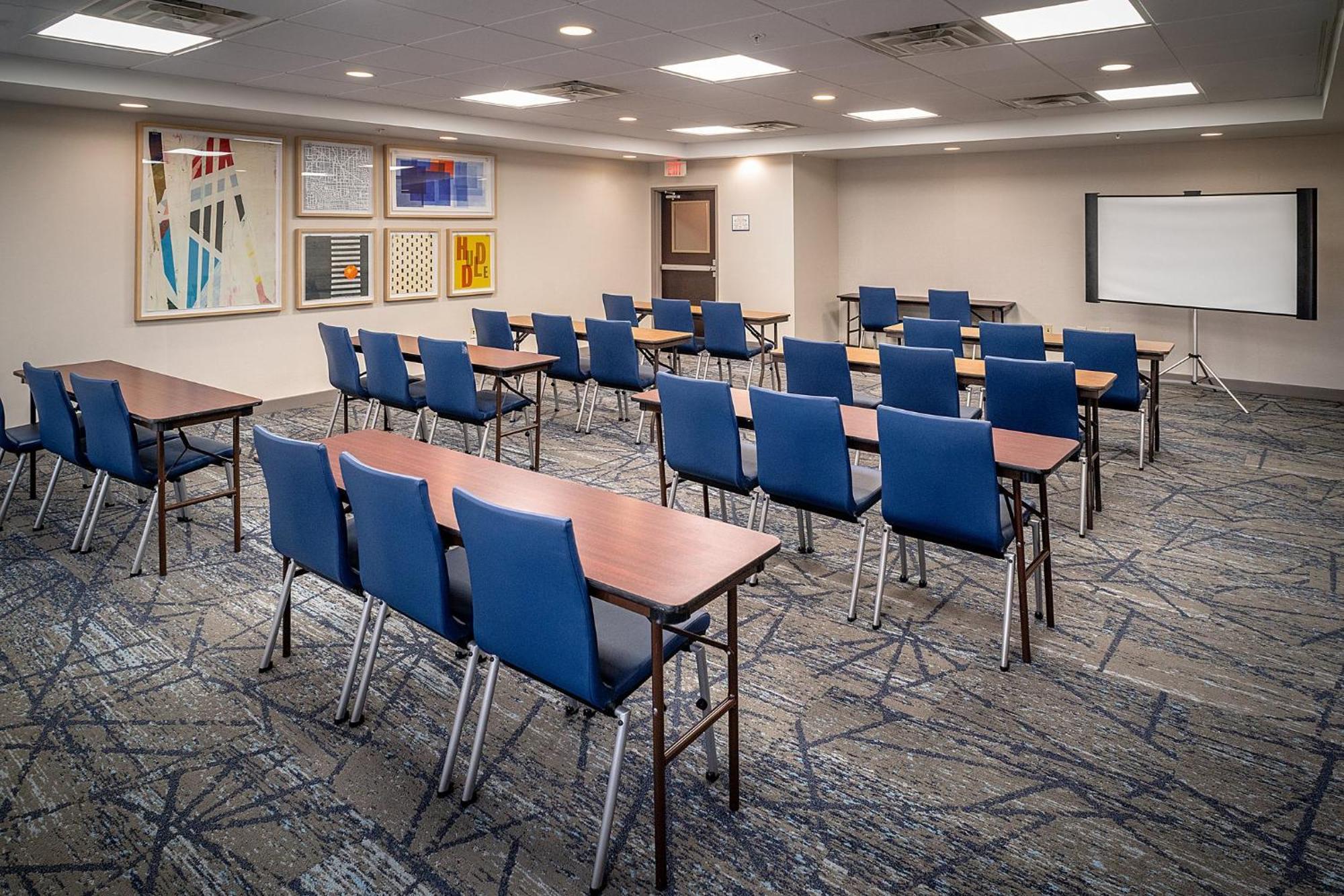 Holiday Inn Express & Suites Fairmont By Ihg Dış mekan fotoğraf