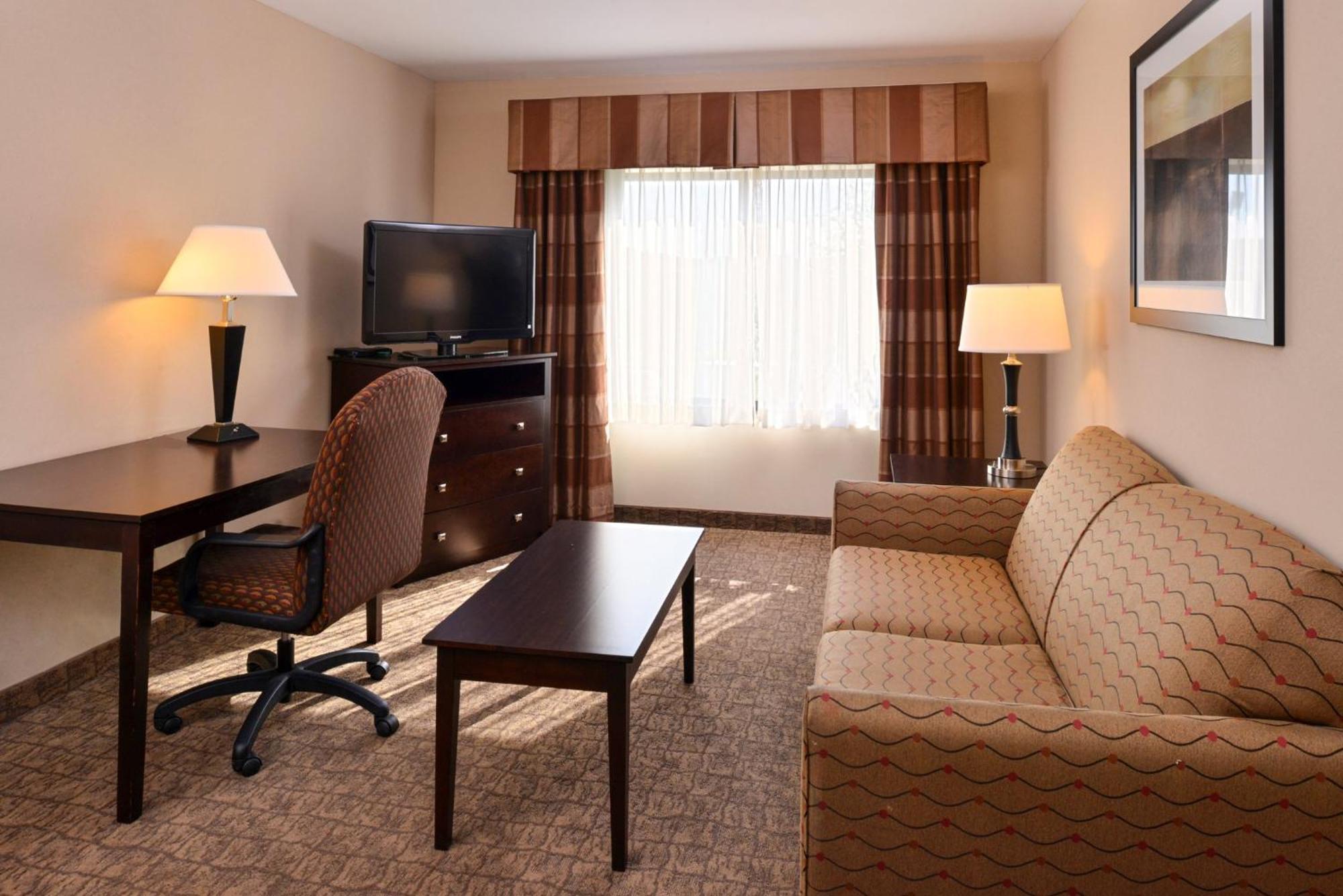 Holiday Inn Express & Suites Fairmont By Ihg Dış mekan fotoğraf