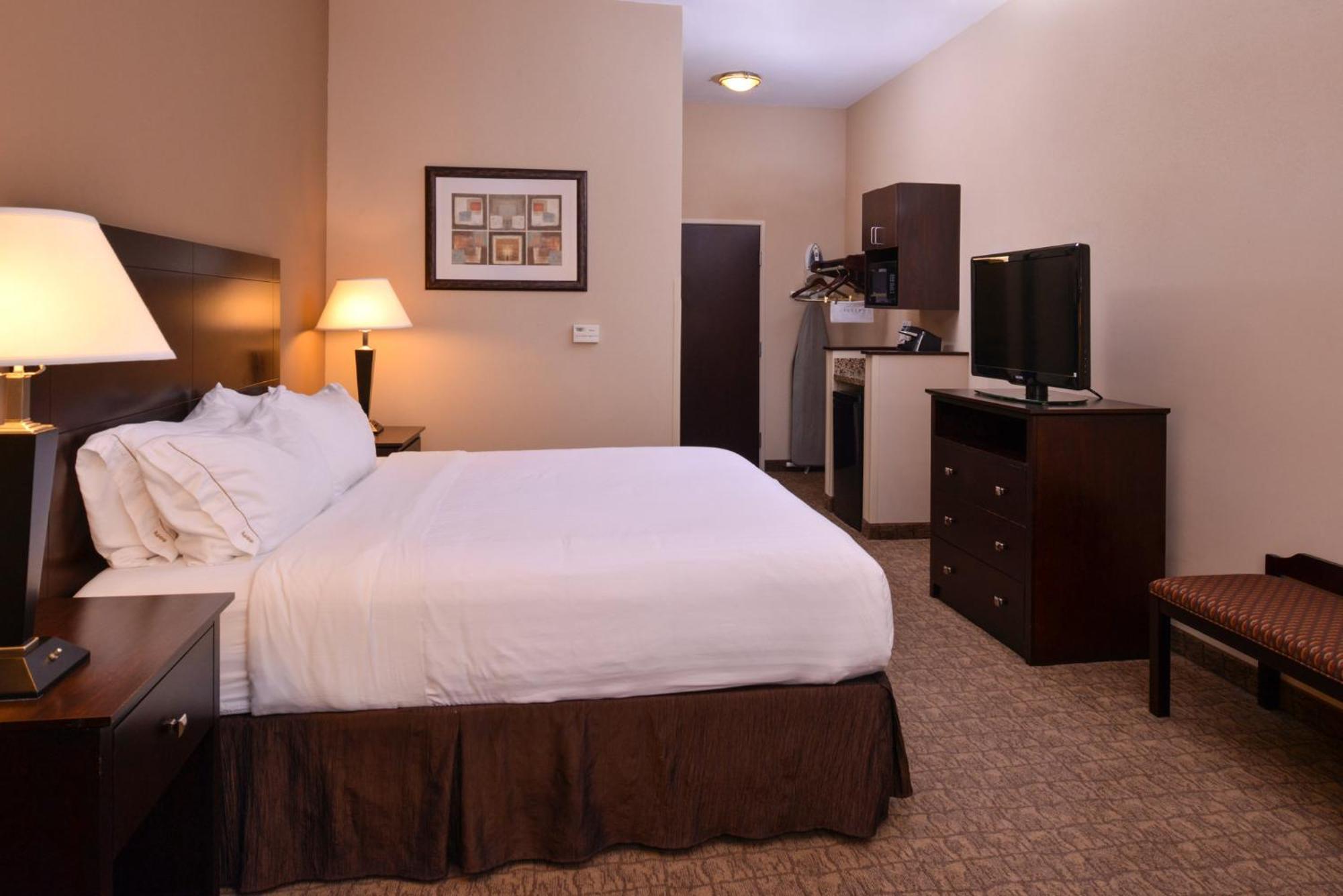 Holiday Inn Express & Suites Fairmont By Ihg Dış mekan fotoğraf