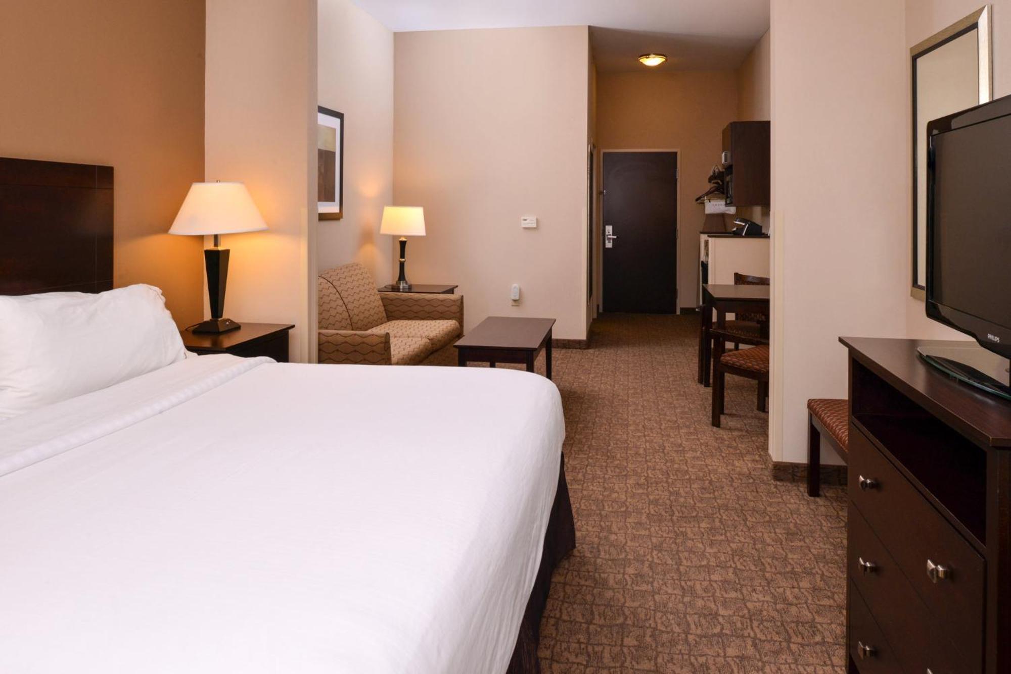 Holiday Inn Express & Suites Fairmont By Ihg Dış mekan fotoğraf