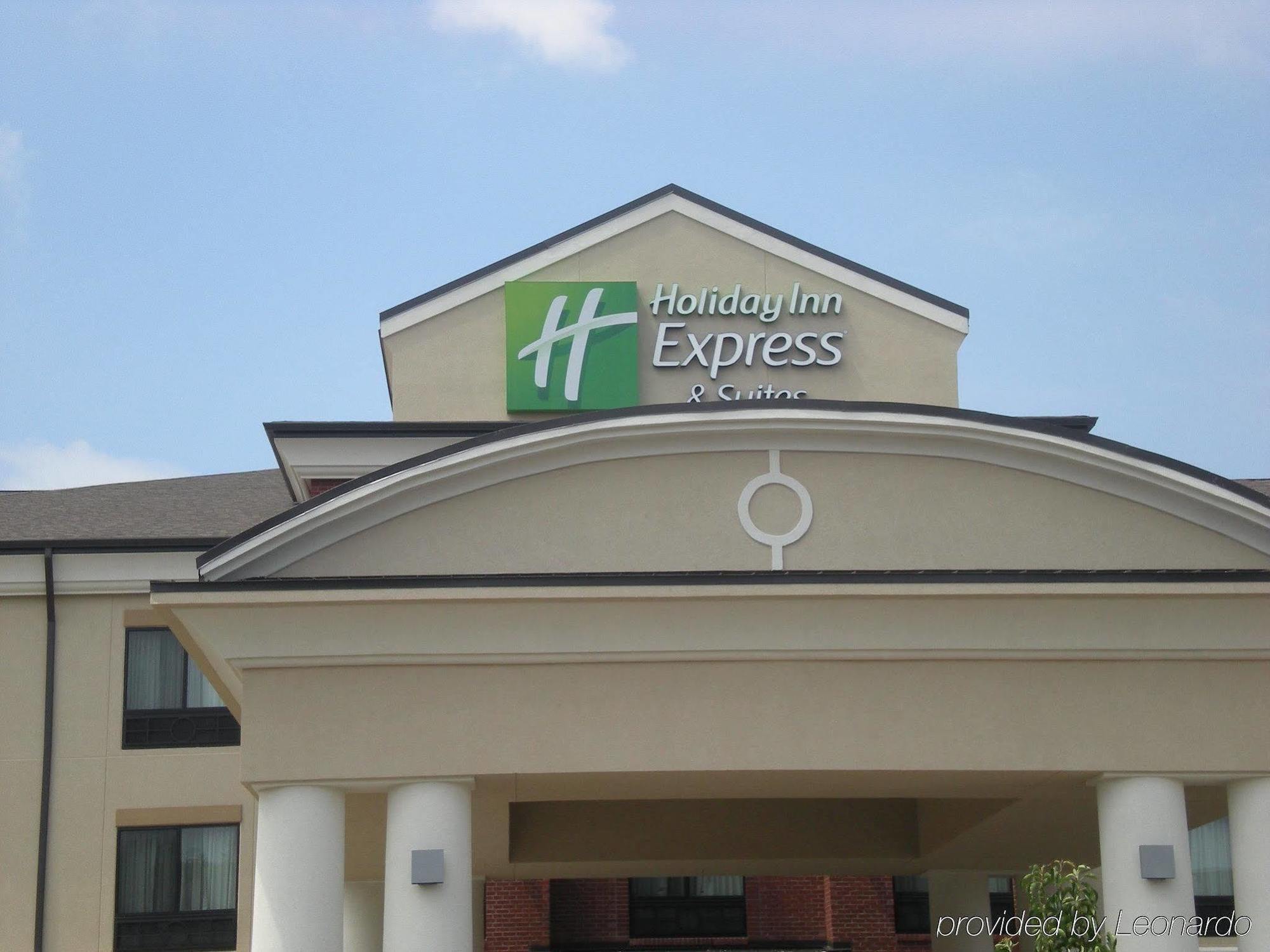 Holiday Inn Express & Suites Fairmont By Ihg Dış mekan fotoğraf