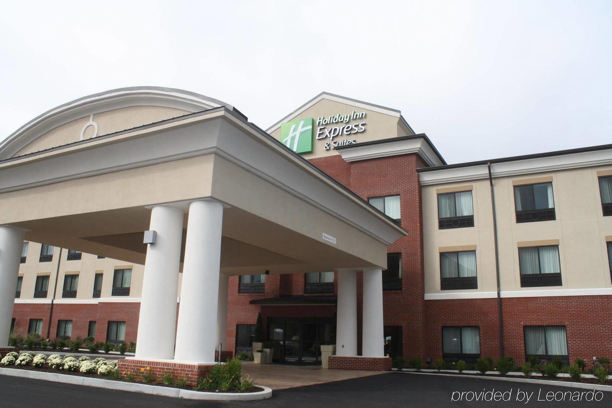 Holiday Inn Express & Suites Fairmont By Ihg Dış mekan fotoğraf